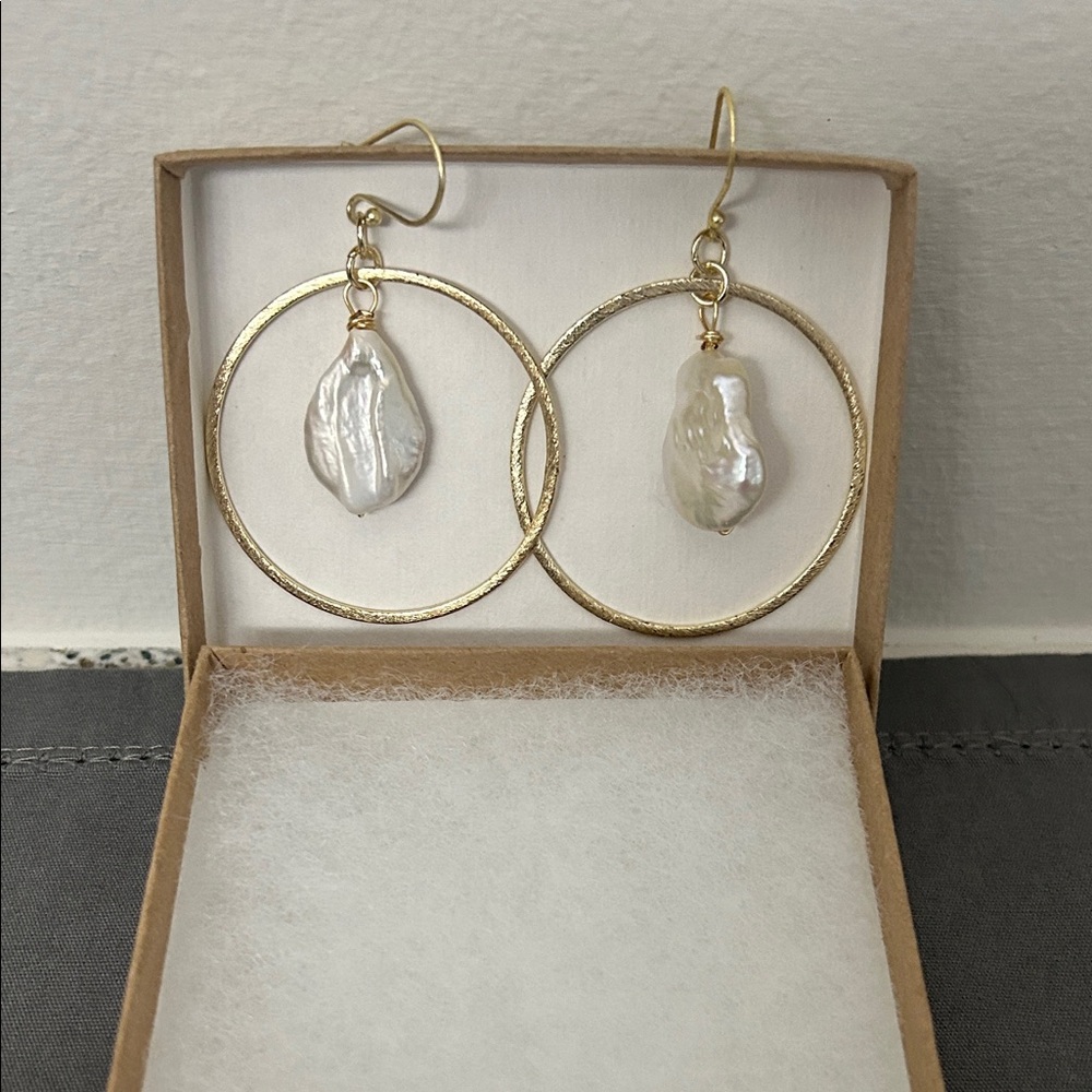 Gold Hoop Earrings with Pearl Drops - Picture 3 of 8